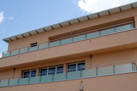 Balkongel&auml;nder mit Glasf&uuml;llung