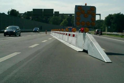 Muels verschwenkt auf &Uuml;berholspur